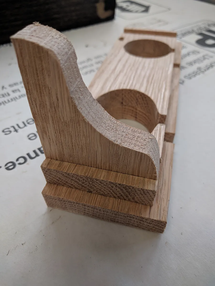 Man Shave(r Shelf) — Step 5:  Assemble Shelf Stands, Glue and Clamp (image 3)