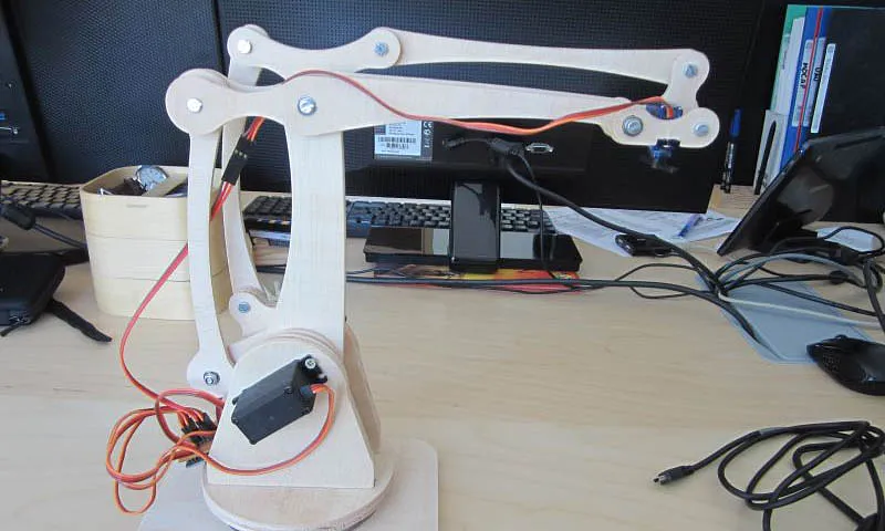 Desktop Robotic Arm - image 5