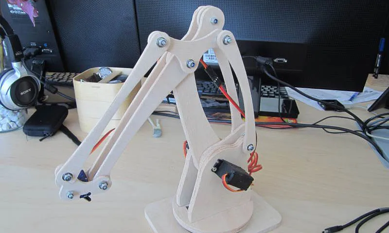Desktop Robotic Arm - image 6