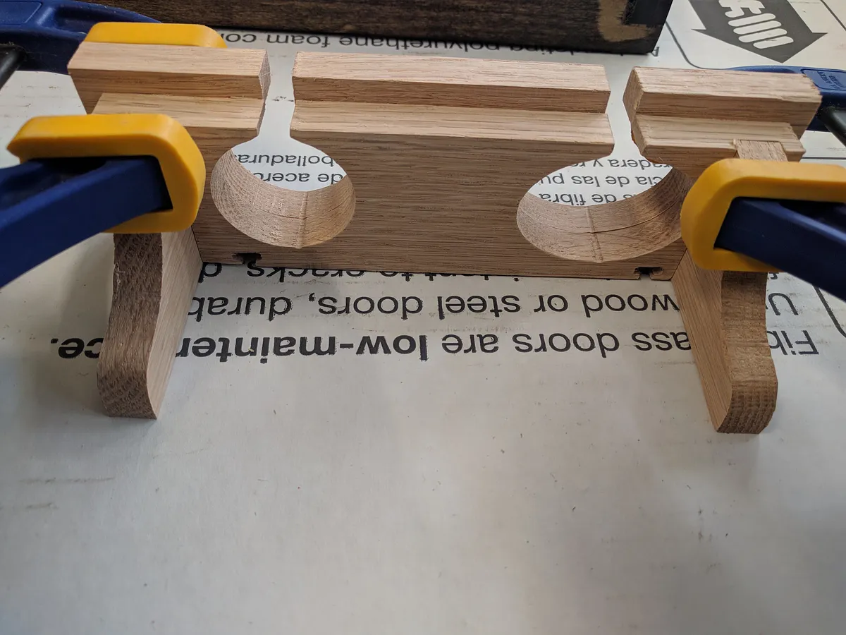 Man Shave(r Shelf) — Step 5:  Assemble Shelf Stands, Glue and Clamp (image 5)