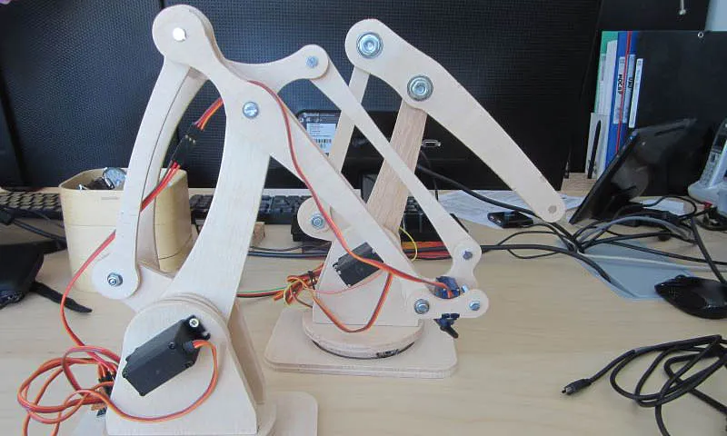 Desktop Robotic Arm - image 8
