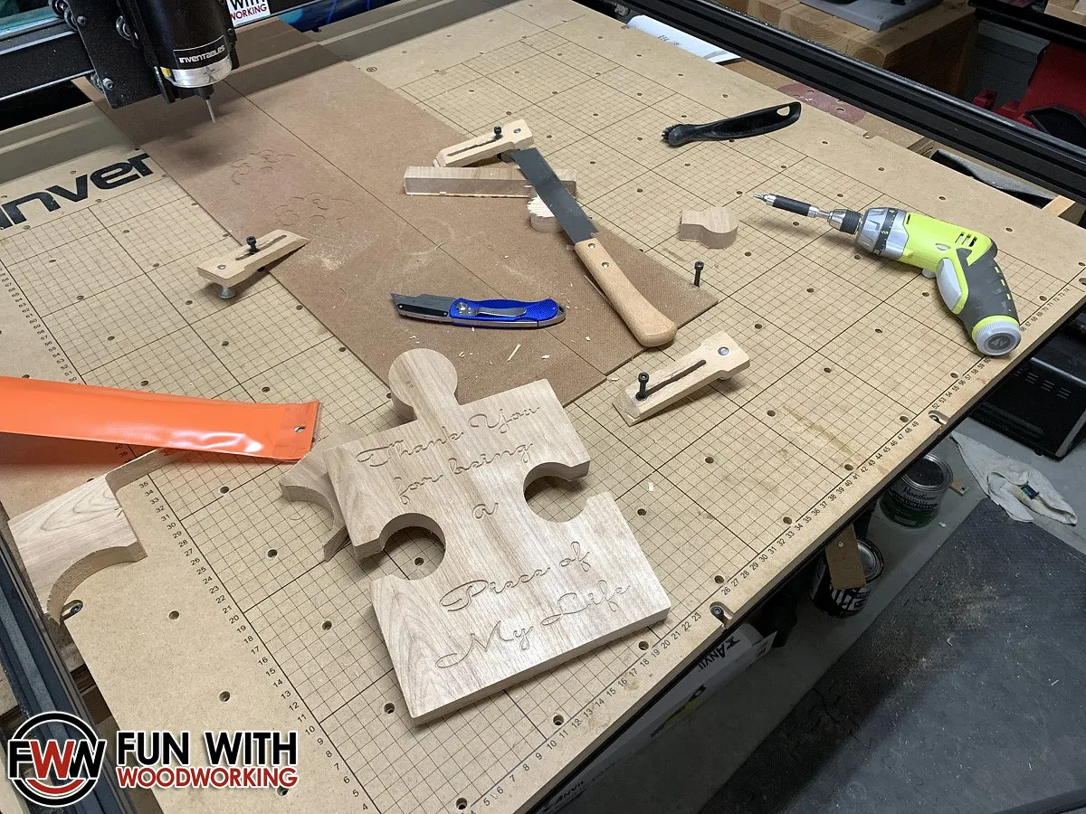 Puzzle piece plaque — Cut out the puzzle piece (image 3)