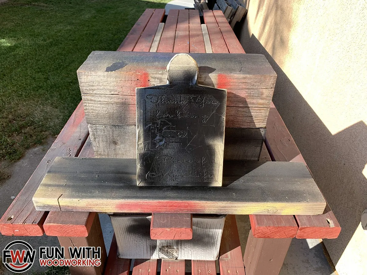 Puzzle piece plaque — Paint the text (image 2)