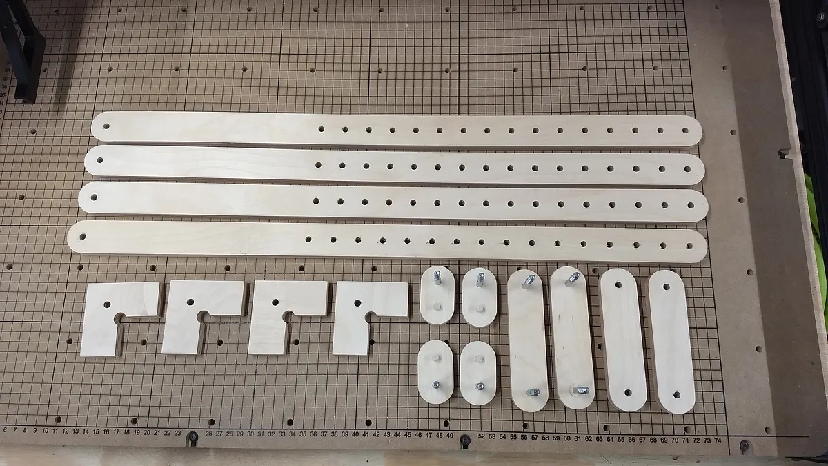 Self Squaring Picture Frame Clamp - image 1