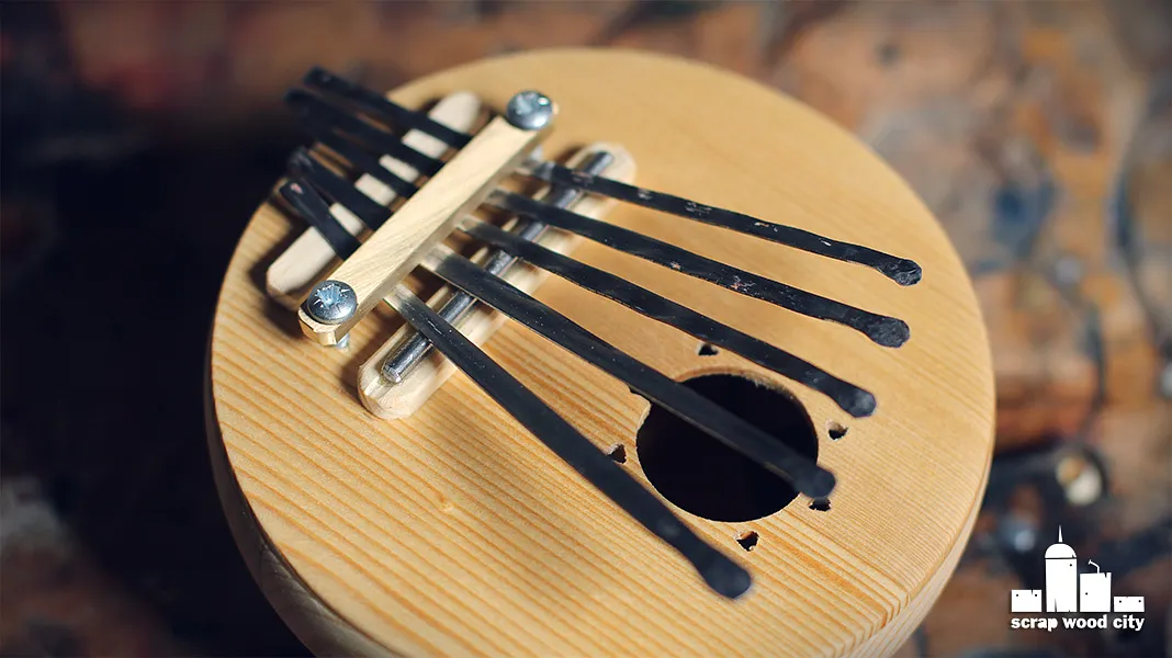 Kalimba out of epoxy resin and wood - image 2