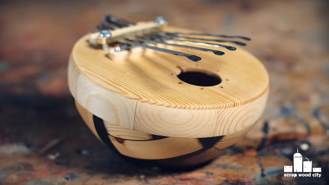 Kalimba out of epoxy resin and wood - image 3