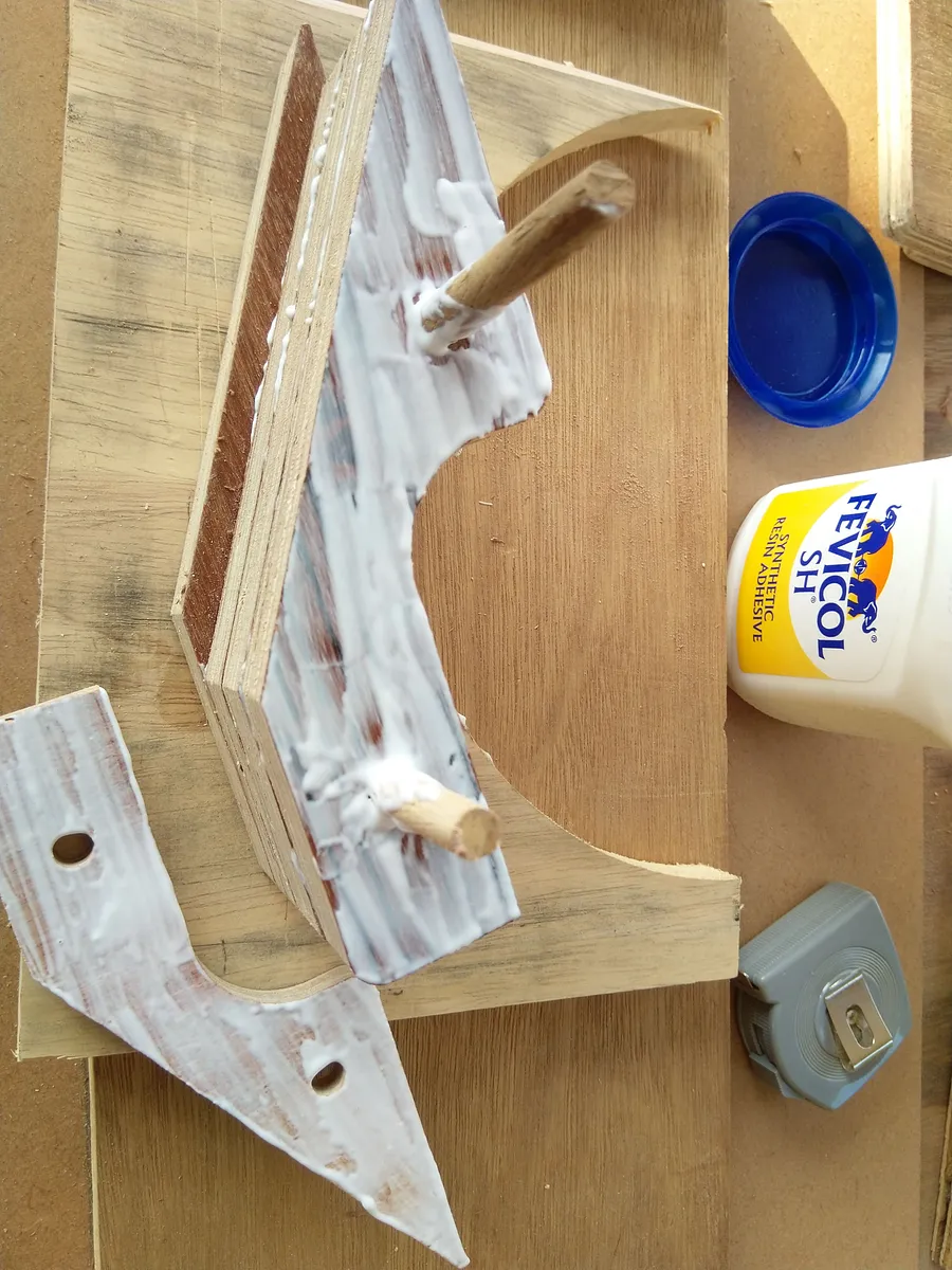 Honing Jig — Join the pieces with the dowel