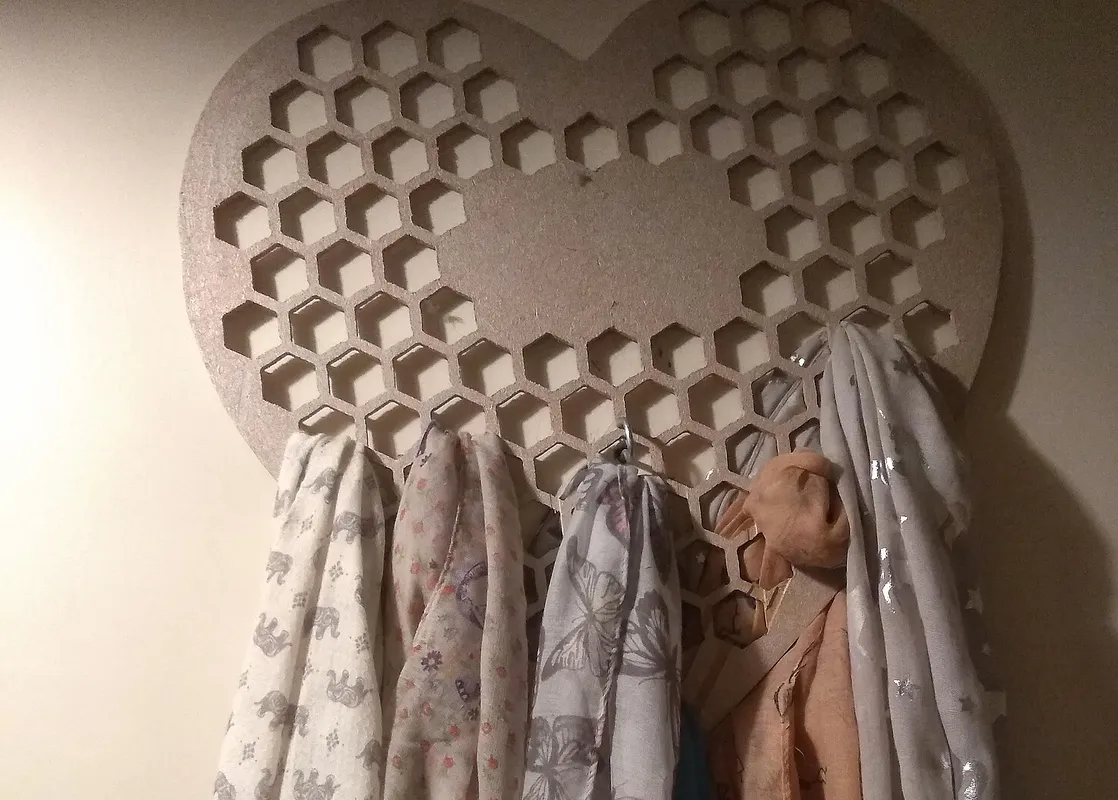 Cork / Scarf holder - image 1
