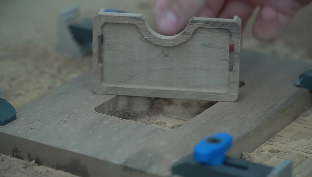 Minimal EDC Wood & Leather Wallet — Carving The Body