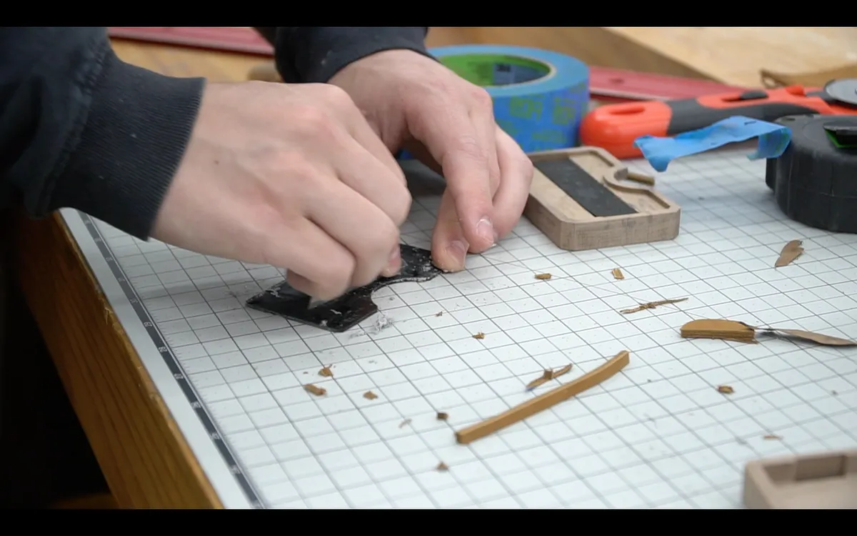 Minimal EDC Wood & Leather Wallet — Installing Insert & Finish (image 2)