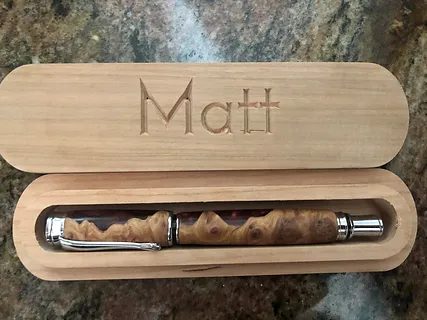 Simple pen box