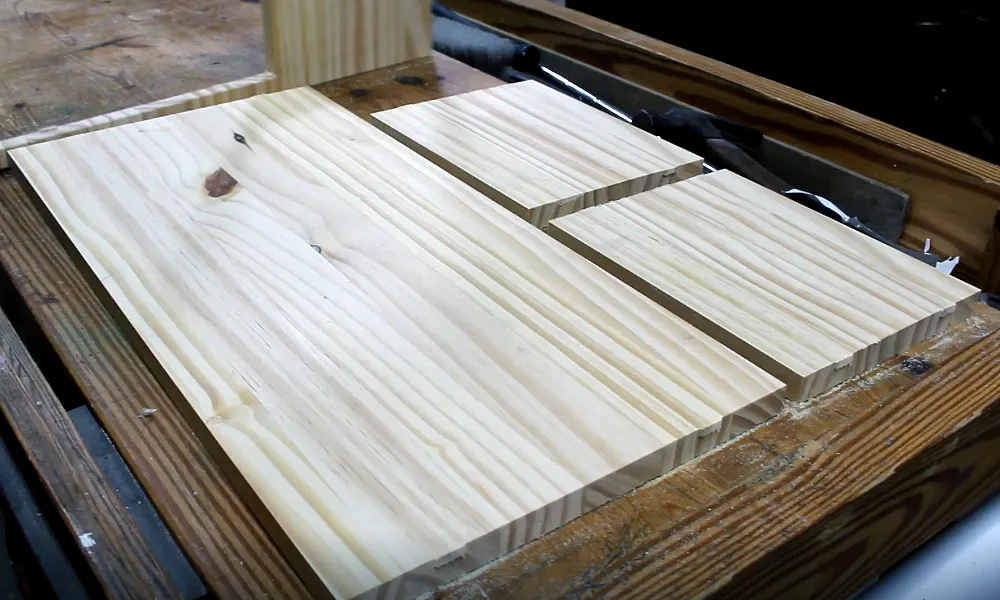 Kitchen Utensil Organizer — Carve the Base and Side Pieces