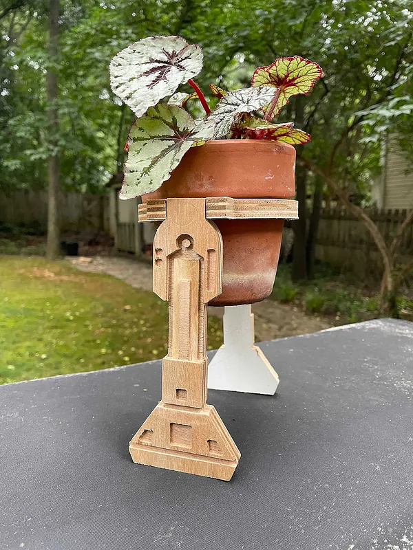 R2D2 Leggy Plant Stand - image 1