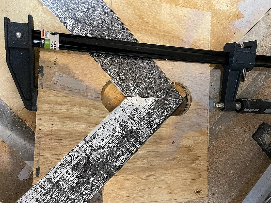 90 Degree Frame clamp - image 1