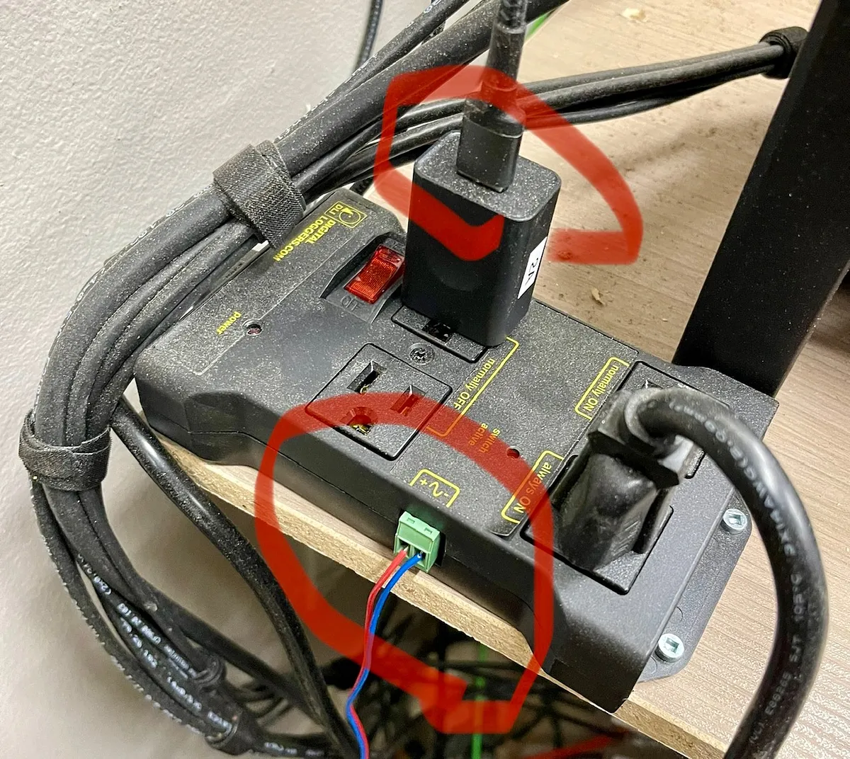 X-Carve Pro Gantry Light Bar — Connect the USB light strip to the IoT Relay