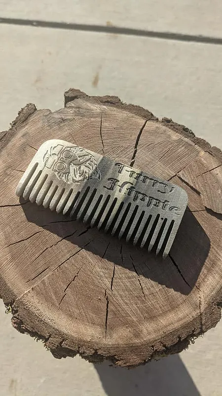Beard oil comb - image 1