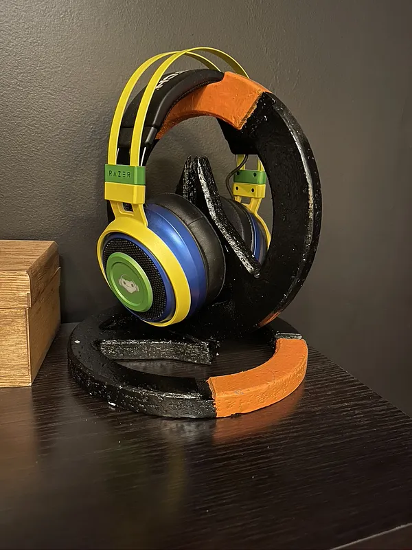 Overwatch Headphone holder - image 1