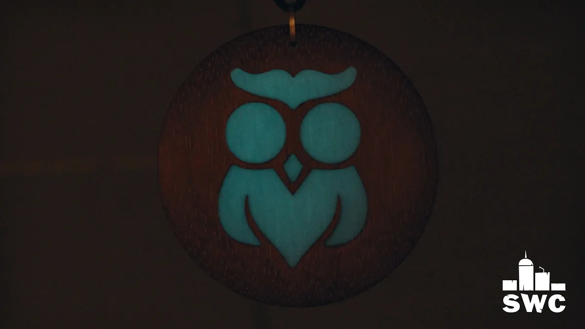 Fluorescent resin and wood pendants - image 4
