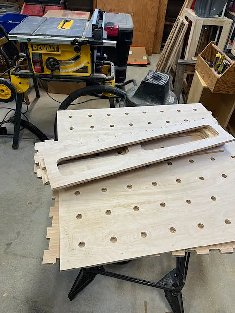 Outfeed MFT Table (1/2" x 800 x 800) - image 1