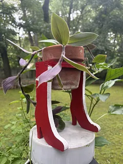 Wonder Woman Leggy Plant Stand