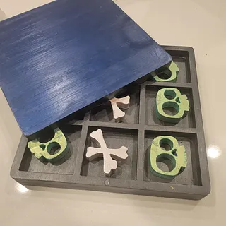 Cross & Bones Tic Tac Toe 6.25