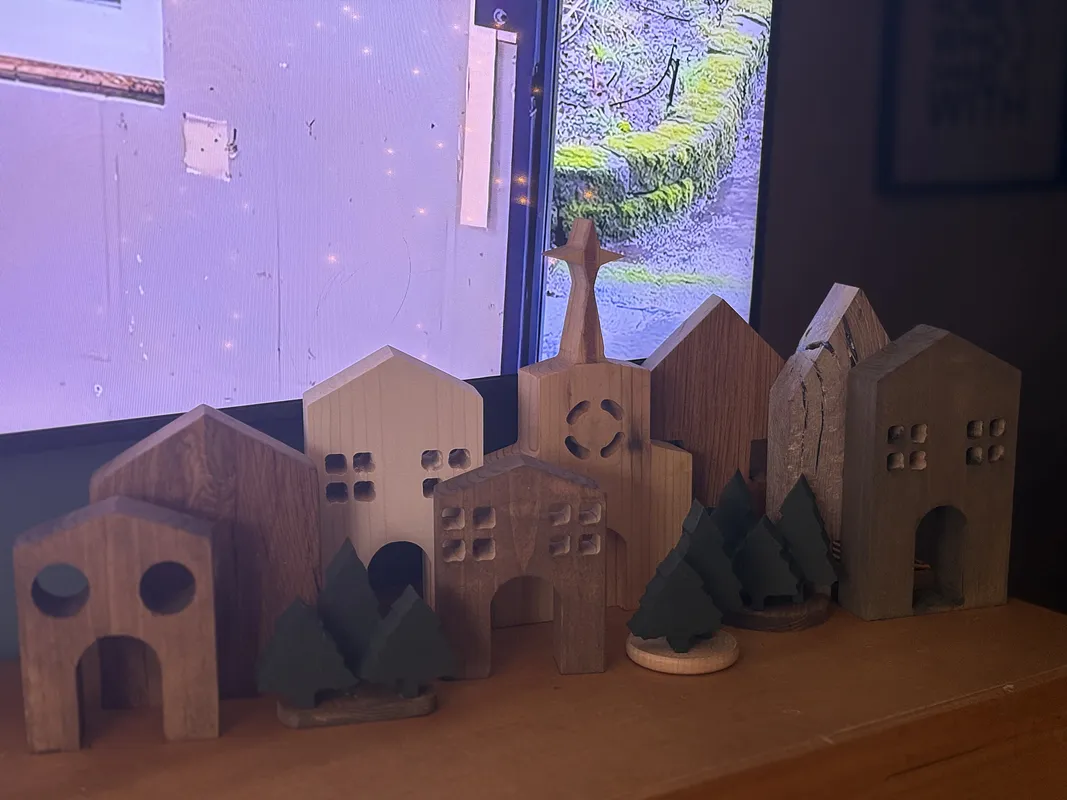 minimalist christmas village - image 3